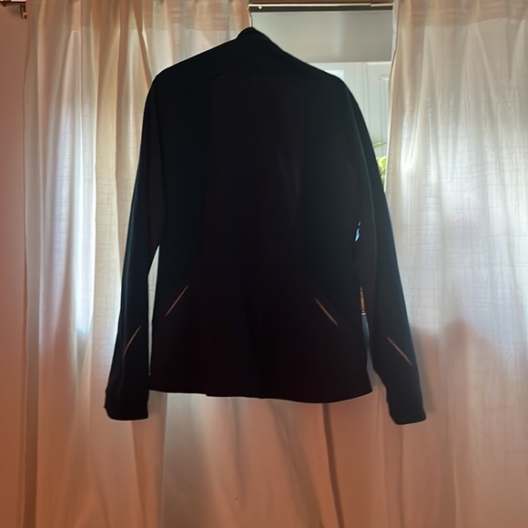 Windbreaker worn. Couple of times, great condition - Picture 4 of 4